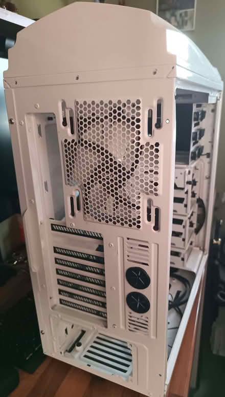 Photo of free NZXT Phantom 530 (PC Chassis - see description) (Altofts WF6) #1