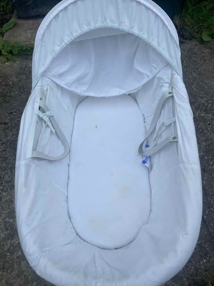 Photo of free Moses basket (Herongate CM13) #2