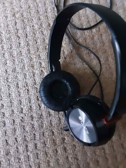 Photo of free Sony headphones (Lingwood NR13) #2