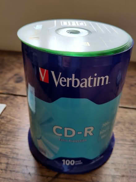 Photo of free About 100 CD-Rs (Loughton IG10) #1