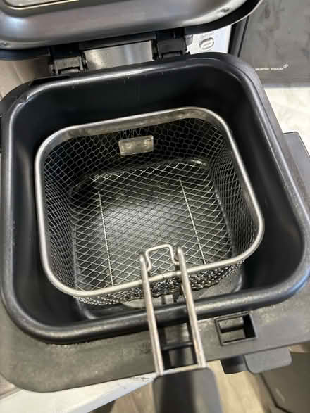 Photo of free Mini Deep Fat Fryer (Stenhouse EH11) #2