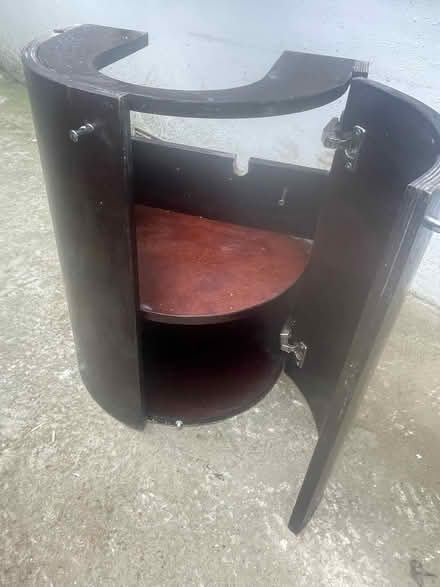 Photo of free Wooden bathroom cabinet (Near Thornhill square N1) #2
