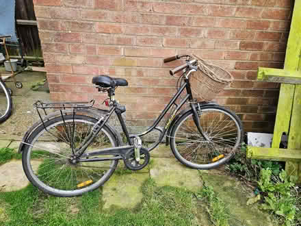 Photo of free Women's bike (Warwick CV34) #1