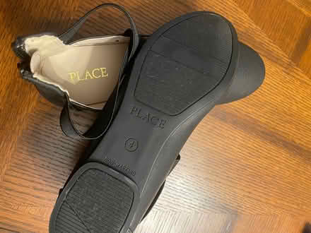 Photo of free Big girls shoes size 4 (Amityville) #3