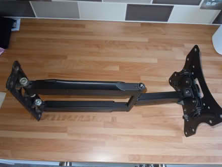 Photo of free TV wall bracket (Blacklands TN34) #2