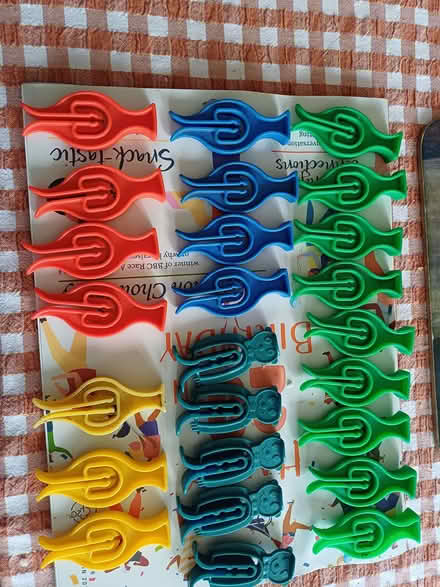 Photo of free Clothes pegs (Morley DE21) #1