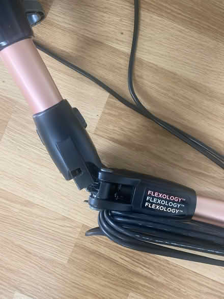 Photo of free Shark vacuum cleaner (hemel hempstead, HP3) #2