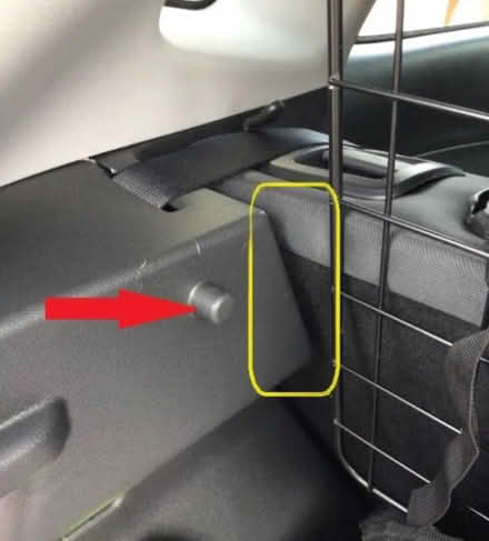 Photo of free Genuine Kia Dog Guard for Kia Xceed (Weston Rhyn SY10) #3