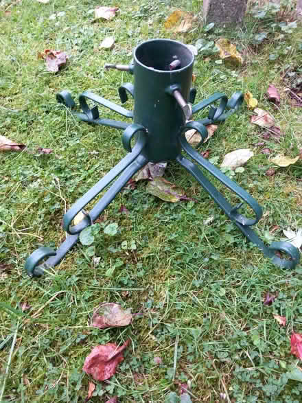 Photo of free Metal Parasol Base (Aylestone LE2) #1
