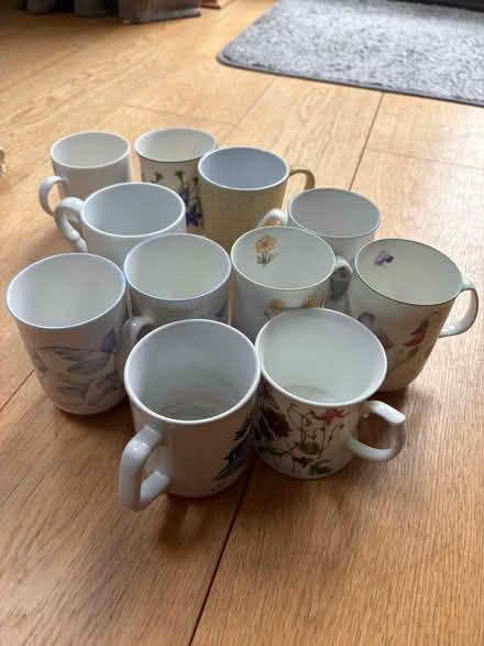 Photo of free Mixed box of mugs/glasses/figurines (North Kingston KT2) #4