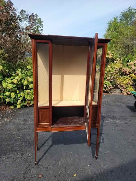 Photo of free Antique curio cabinet (New Paltz) #2