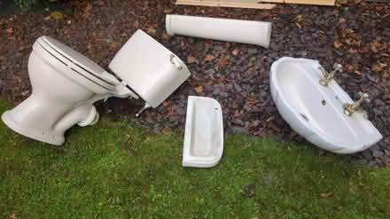 Photo of free Sink, ped and toilet (LE5) #1