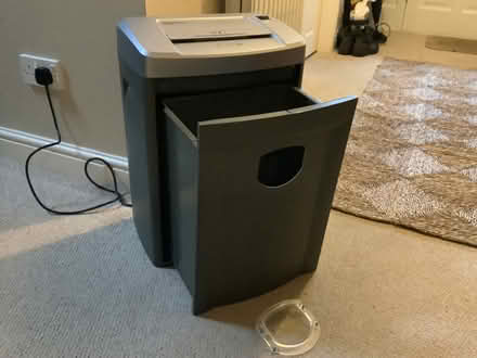 Photo of free Paper shredder (Shobdon HR6) #2