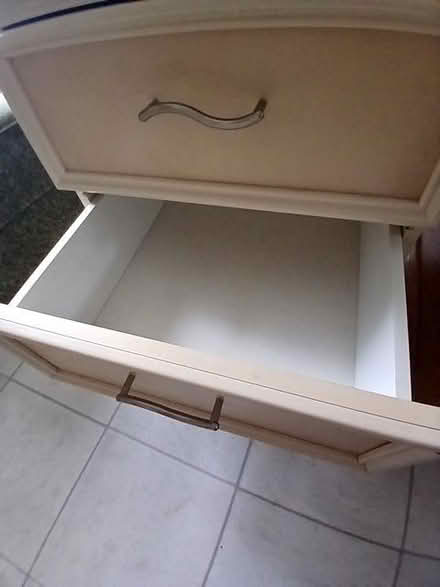 Photo of free Small cream drawers. (Kettering NN15) #2