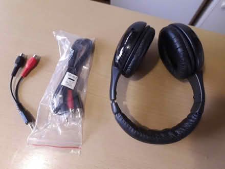 Photo of free headphones (saltaire BD18) #1