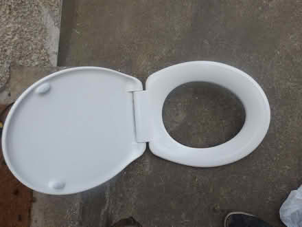 Photo of free New toilet seat (Willowbrae EH8) #2