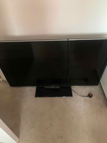 Photo of free Tv (Droiwich WR9) #1