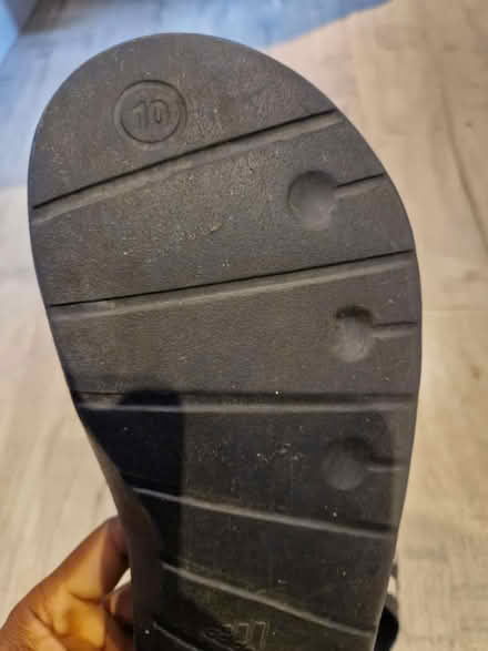 Photo of free Adidas sliders (Waverley Road. SE187TJ) #3