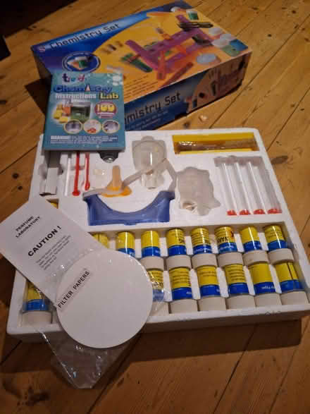 Photo of free Old chemistry set (crouch end, N8) #2