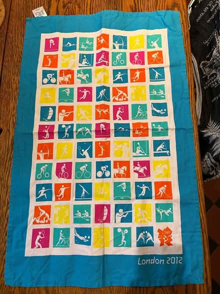 Photo of free London 2012 tea towel (never used) (Surbiton KT6) #1