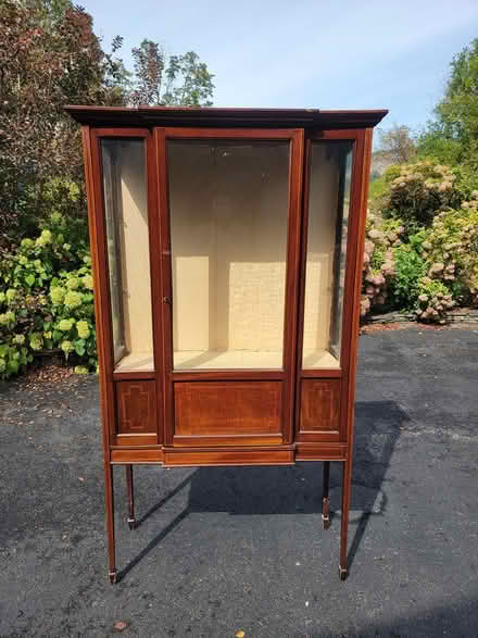 Photo of free Antique curio cabinet (New Paltz) #1