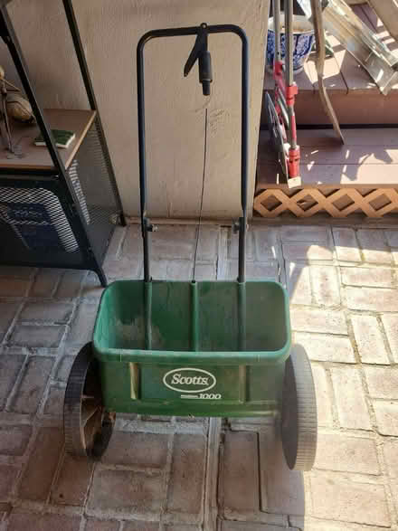 Photo of free Fertilizer and spreader (Arden Arcade) #1