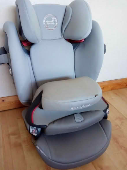 Photo of free Cybex Pallas S-Fix Car Seat (Thornhill) #4