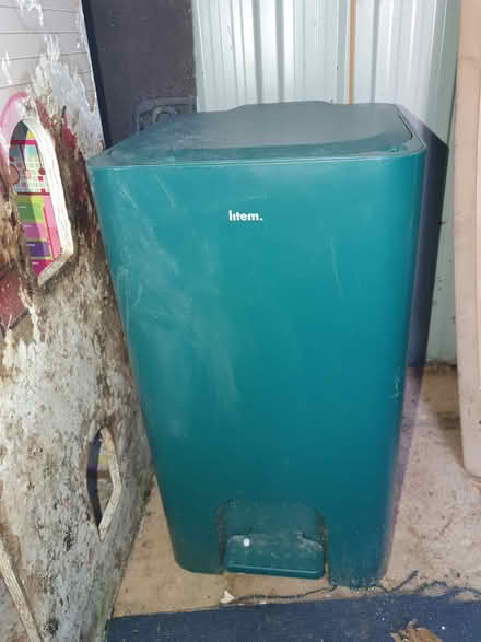 Photo of free Green 20l pedal bin (Luton) #1