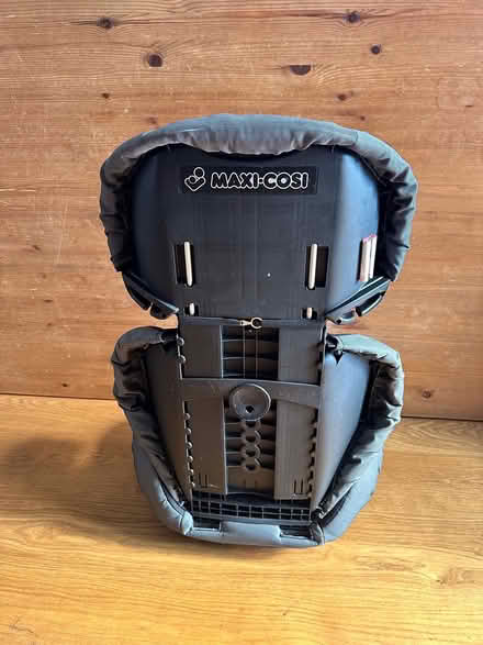 Photo of free Maxi-Cosi Car seat (Lympstone EX8) #2