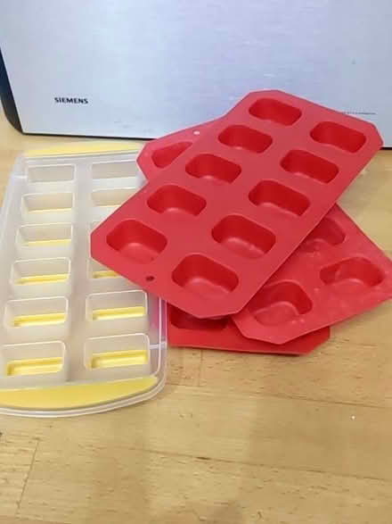 Photo of free Ice cube trays (Stoneybank EH21) #1
