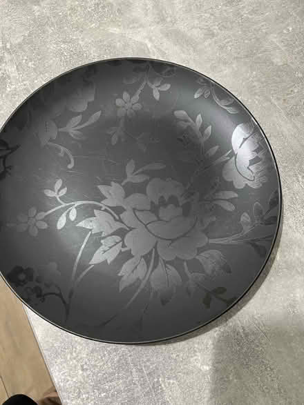 Photo of free 6 embossed dinner plates (Wallington) #1