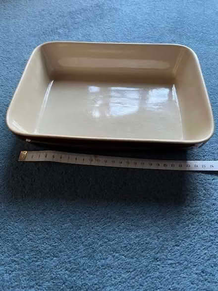 Photo of free Cream and brown rectangular dish (Fleetville AL1) #1