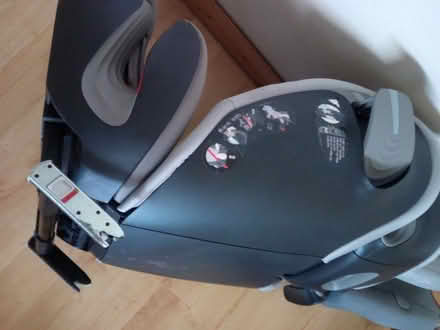 Photo of free Cybex Pallas S-Fix Car Seat (Thornhill) #3