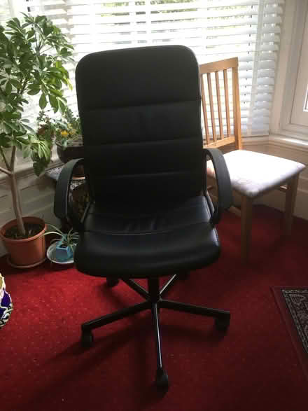 Photo of free swivel office chair (Great Moor SK2) #1