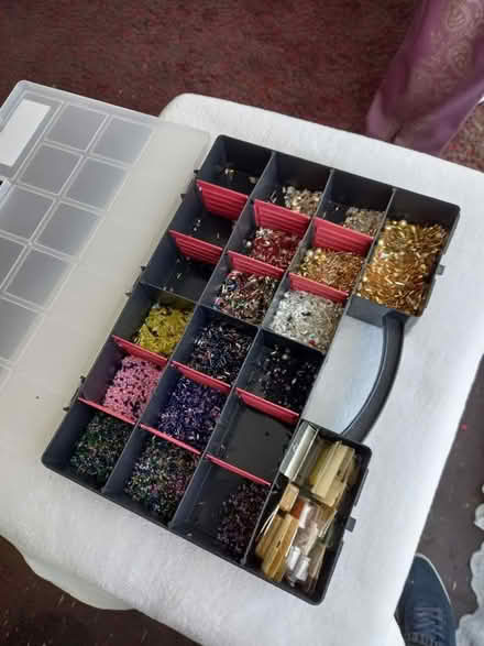 Photo of free hundreds of beads (Southwick BN42) #1