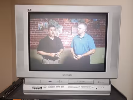 Photo of free 27" tv/ dvd/ vhs (South Bellevue) #1