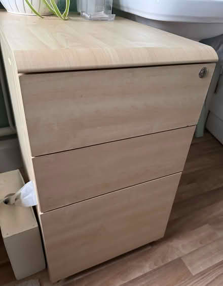 Photo of free 3 draw file cabinet (Merley) #1