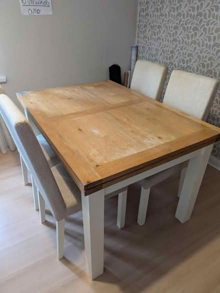 Photo of free Extendable Wooden table (LU34) #1