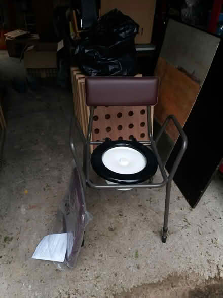 Photo of free Commode (Cadley/Fulwood PR2) #2