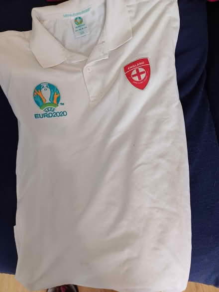 Photo of free White England t-shirt M (W12) #2