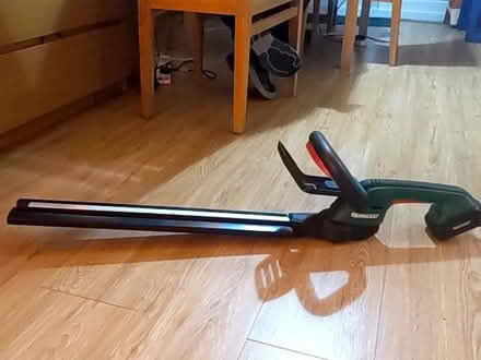 Photo of free Cordless hedge trimmer (Stoneybank EH21) #2