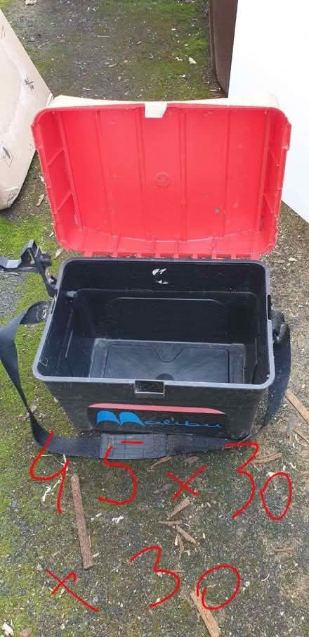Photo of free fishing seat/box (Carbrook S9) #3