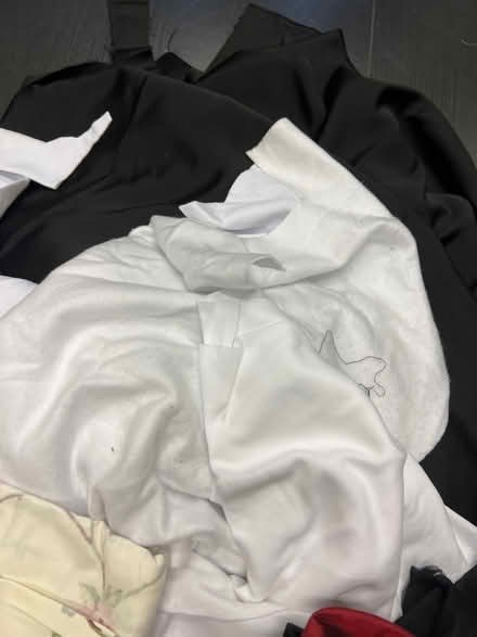Photo of free Selection of Fabric Pieces (E16) #3