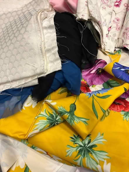 Photo of free Selection of Fabric Pieces (E16) #2