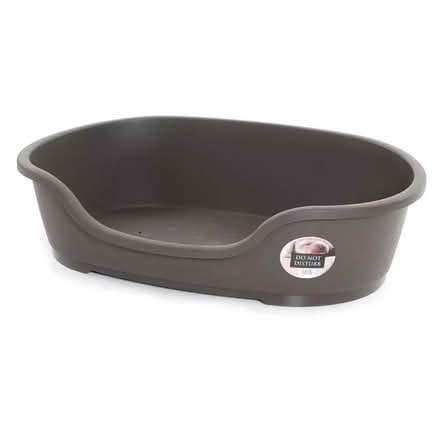 Photo of free large plastic dog bed & bowl's (Brighton Hill Basingstoke) #1
