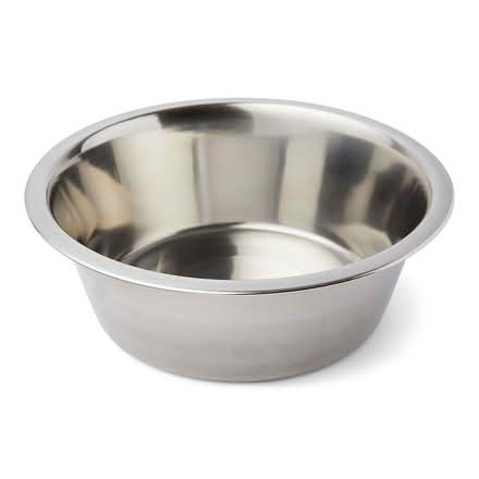 Photo of free large plastic dog bed & bowl's (Brighton Hill Basingstoke) #4