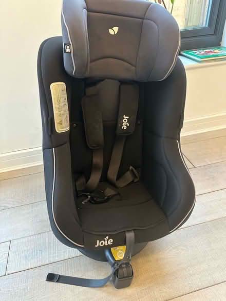 Photo of free Joie spinning car sear, isofix (GL52) #1