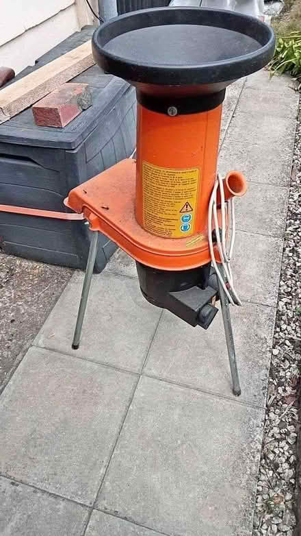Photo of Working Garden Shredder (Owlsmoor GU47) #1