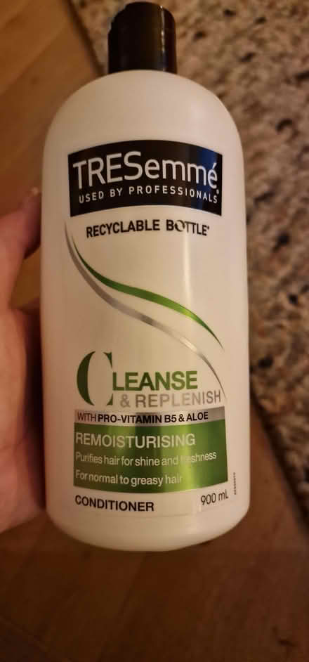Photo of free Tresemmé 900ml Size Cleanse & Replenish Conditioner (Freezywater EN3) #1