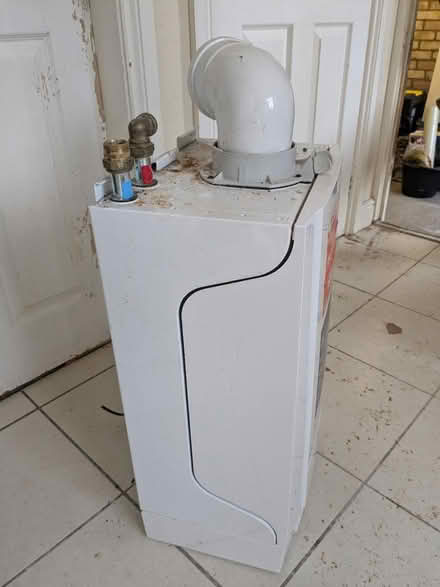 Photo of free Main boiler in good working order (CV31 Whitnash) #3